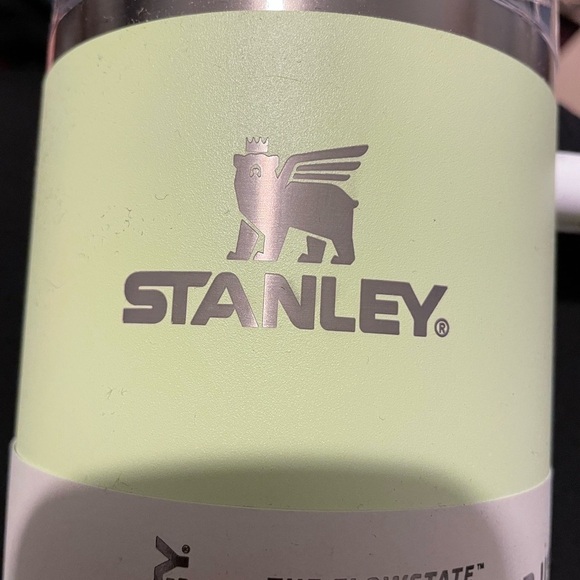 STANLEY 40oz Stainless Steel H2.0 Flowstate Quencher Tumbler -Citron - Picture 6 of 7